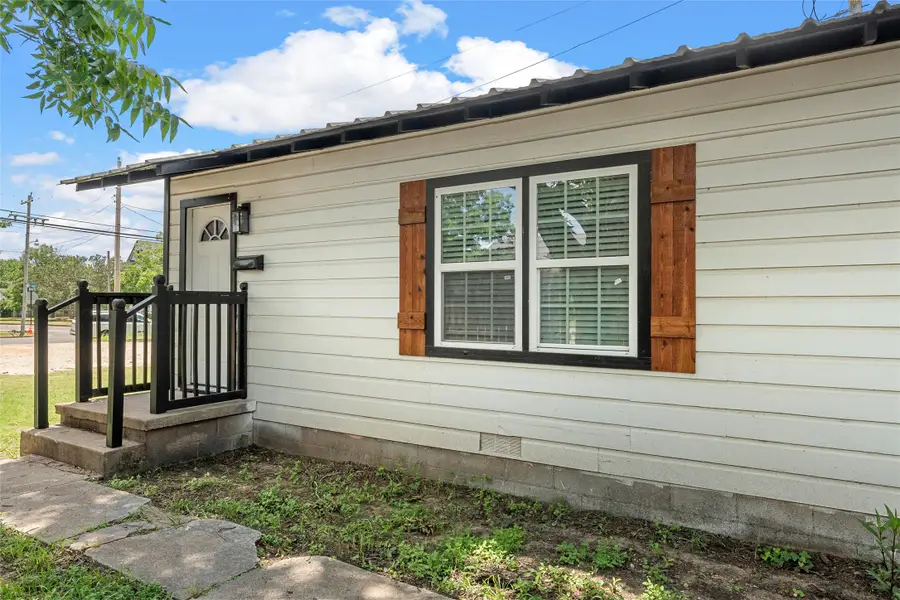 1103 E Leon Street, Gatesville, TX 76528 - #2