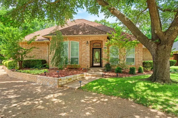 2517 Chad Drive, Arlington, TX 76017