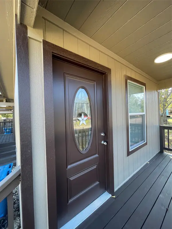 110 Crockett Street #B & F, Valley View, TX 76272