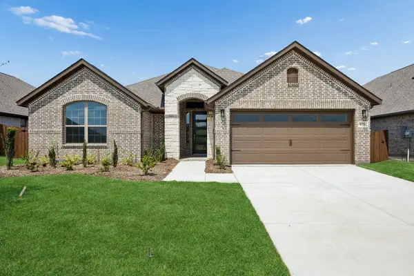 1879 Silver Birch Road, Waxahachie, TX 75165