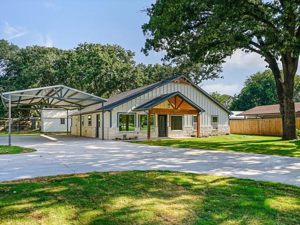 4004 Pueblo Court, Granbury, TX 76048 - #1