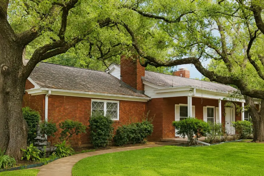 411 S Waco Street, Weatherford, TX 76086 - #2