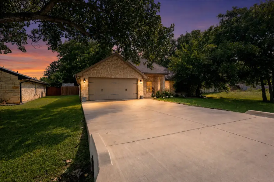 4016 Cherokee Court, Granbury, TX 76048 - #2