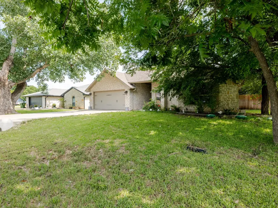 4016 Cherokee Court, Granbury, TX 76048 - #3