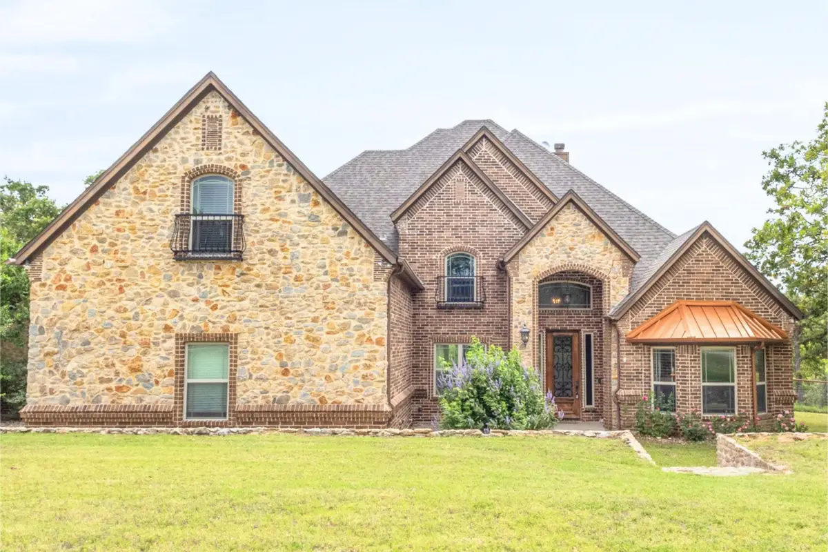 108 Oak Creek Drive, Springtown, TX 76082 - #1