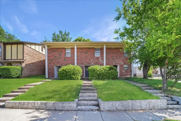 930 Southmoor Drive, Arlington, TX 76010