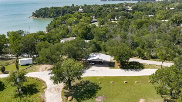 402 Aqua Way, Lake Bridgeport, TX 76426