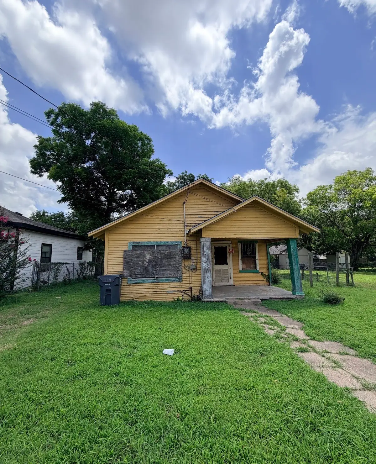 3906 Metropolitan Avenue, Dallas, TX 75210 - #1