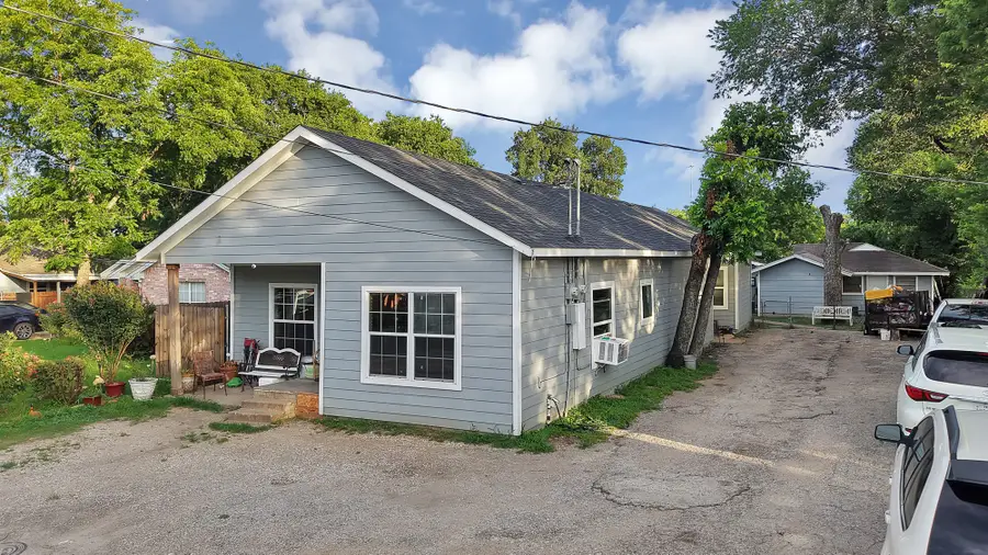 230 W Jerden Lane, Dallas, TX 75208 - #2