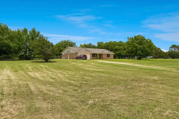 1955 E Renfro Street, Burleson, TX 76028