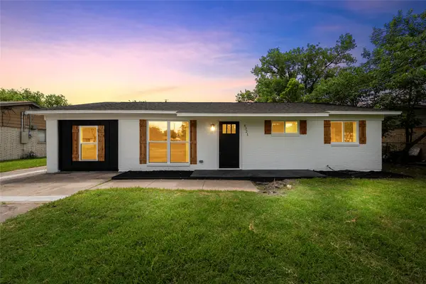 4321 Greenbriar Drive, Bellmead, TX 76705