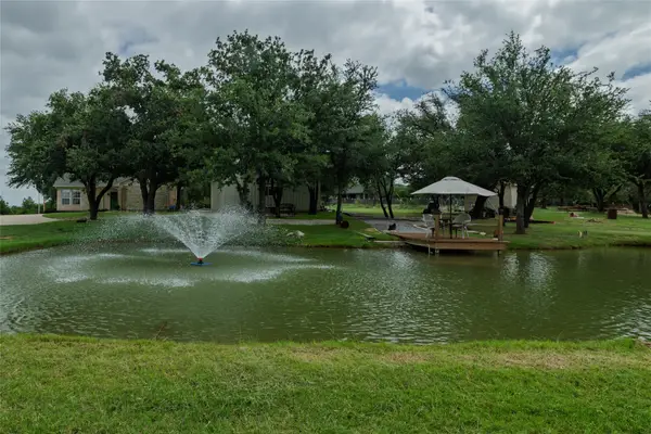 365 Cimmarron Trail, Runaway Bay, TX 76426