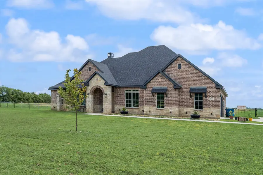 1821 E Campus Road, Palmer, TX 75152 - #2