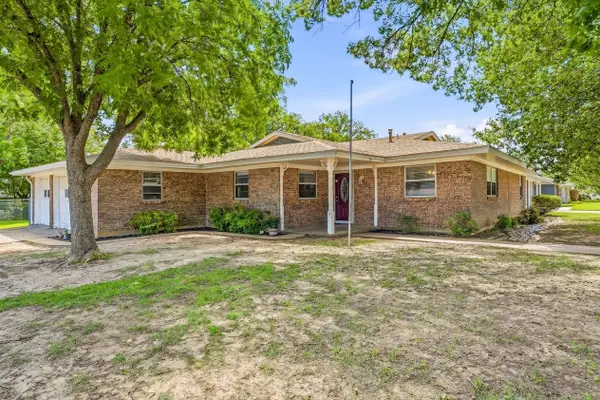 1787 N Mccart Street, Stephenville, TX 76401
