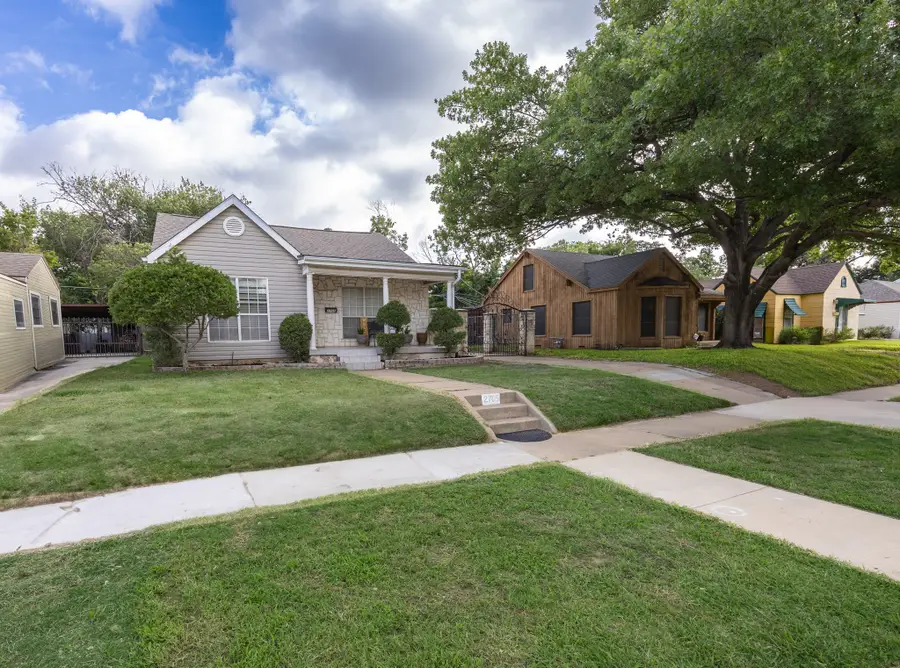 2705 Yucca Avenue, Fort Worth, TX 76111 - #2