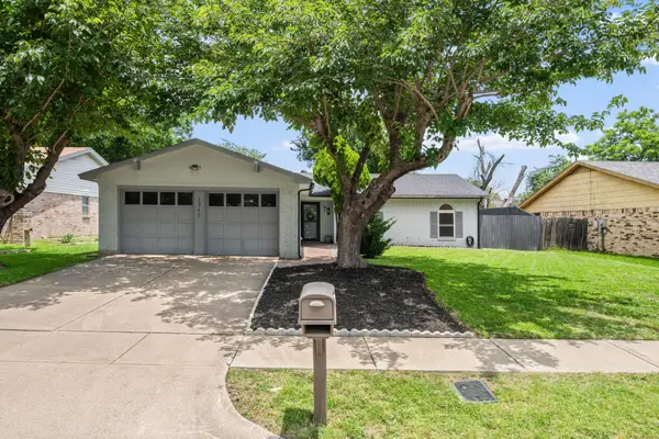 1711 Briar Meadow Drive, Arlington, TX 76014