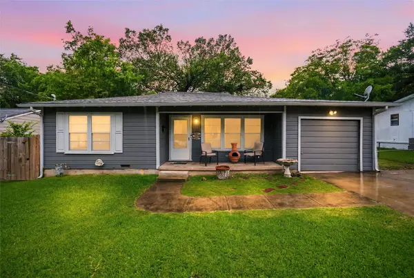 1307 N Gaines Street, Ennis, TX 75119