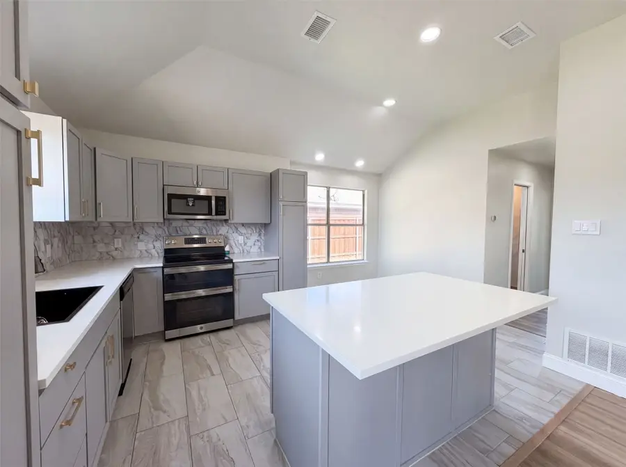309 Marshall Creek Road, Roanoke, TX 76262 - #2