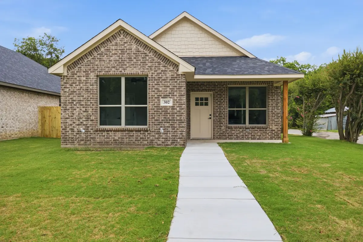 302 Evans Street, Cleburne, TX 76031 - #1