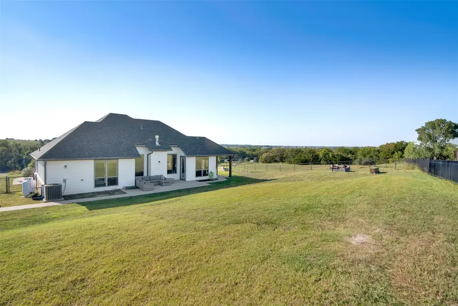 201 Meadow Hill Lane, Sherman, TX 75090 - #2