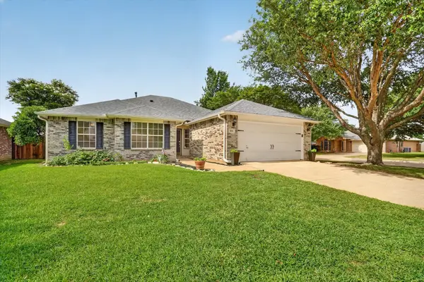 801 Pennsylvania Drive, Saginaw, TX 76131