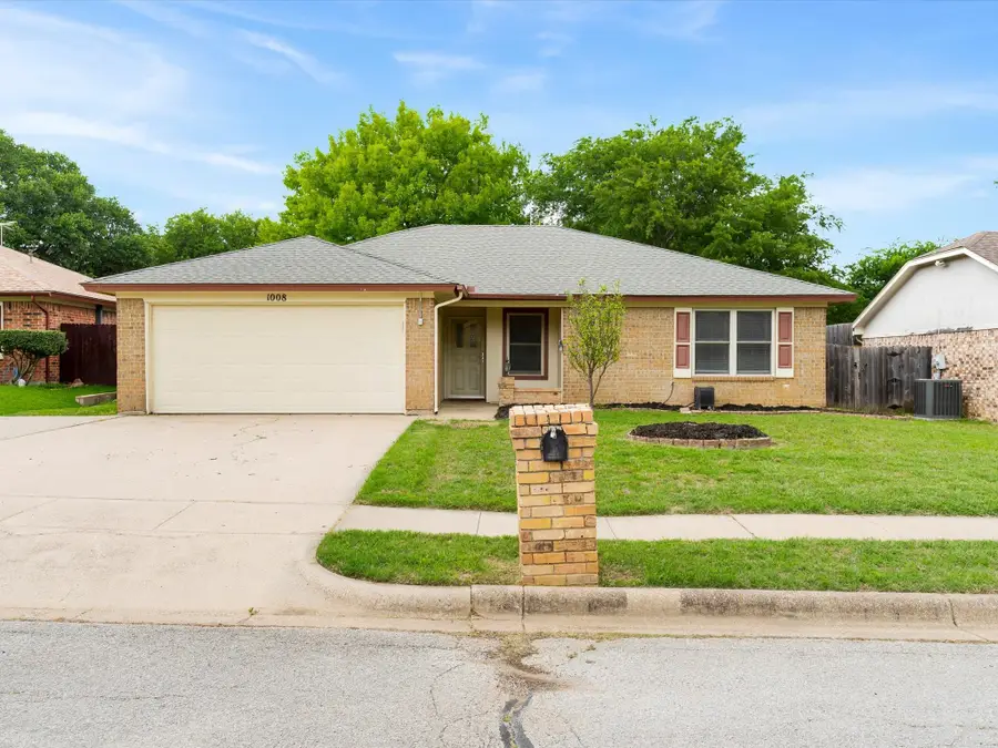 1008 Green Ridge Terrace, Saginaw, TX 76179 - #2