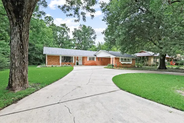 111 W Tennie Street, Gainesville, TX 76240