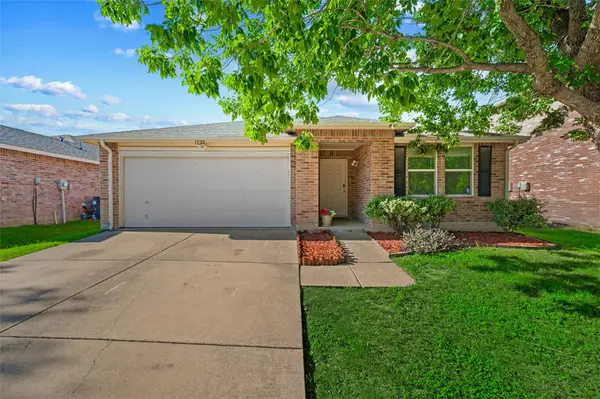 1725 Sierra Meadow Lane, Fort Worth, TX 76247