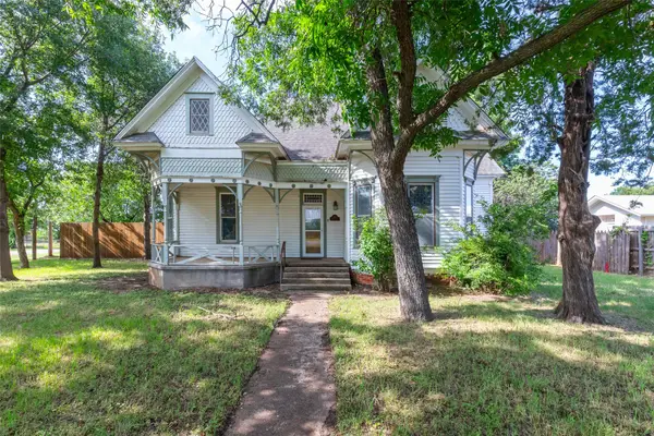 601 W 3rd Street, Baird, TX 79504