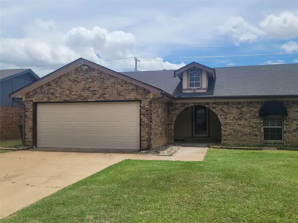4100 Longleaf Lane, Fort Worth, TX 76137