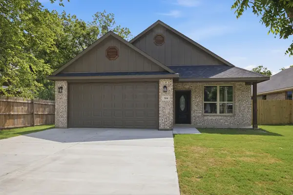 304 Evans Street, Cleburne, TX 76031