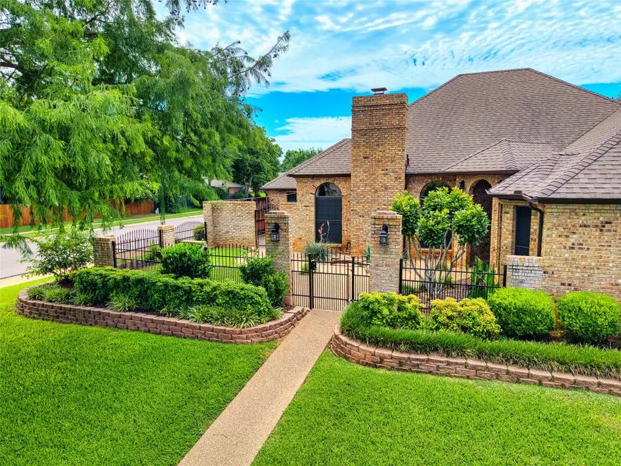 608 Gunnison Drive, Arlington, TX 76006 - #2