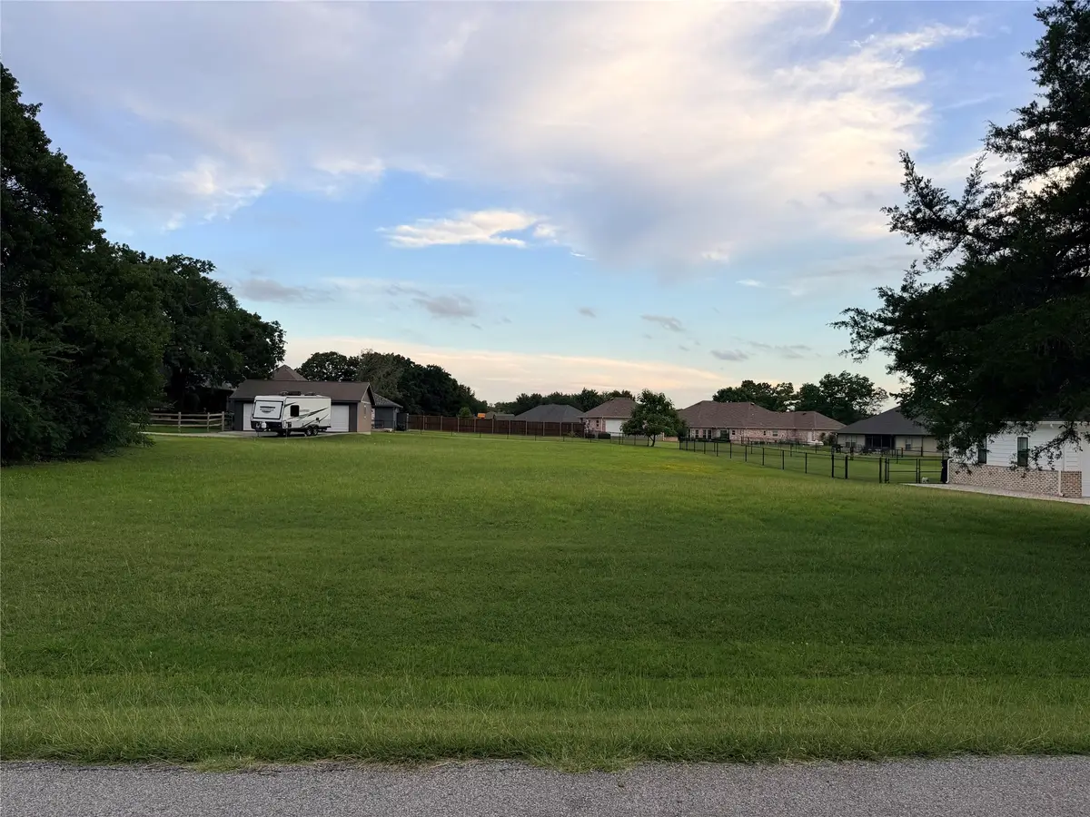 128 Mohave Drive E, Gainesville, TX 76240 - #1