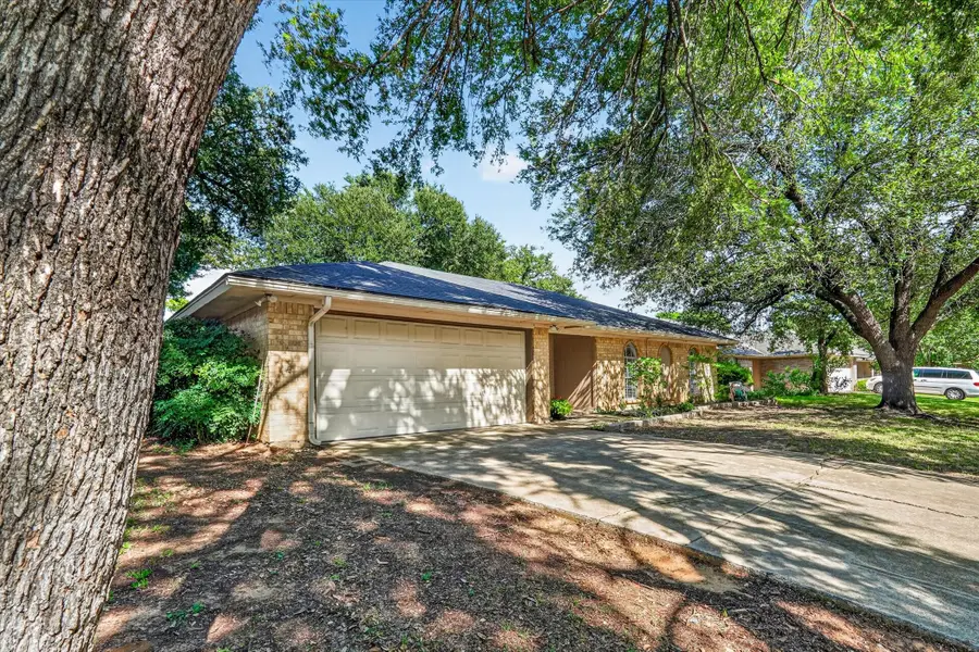 202 Laurel Street, Mansfield, TX 76063 - #2
