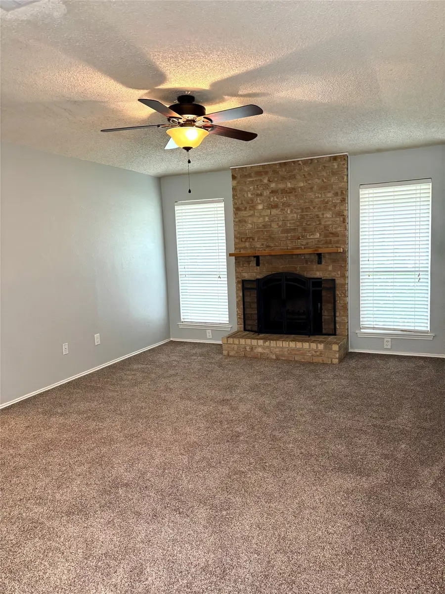 5814 Cedar Ridge Drive, Arlington, TX 76017 - #3