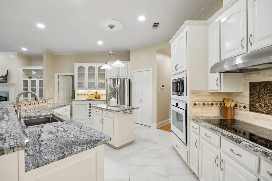 400 Timberlake Drive, Azle, TX 76020 - #3