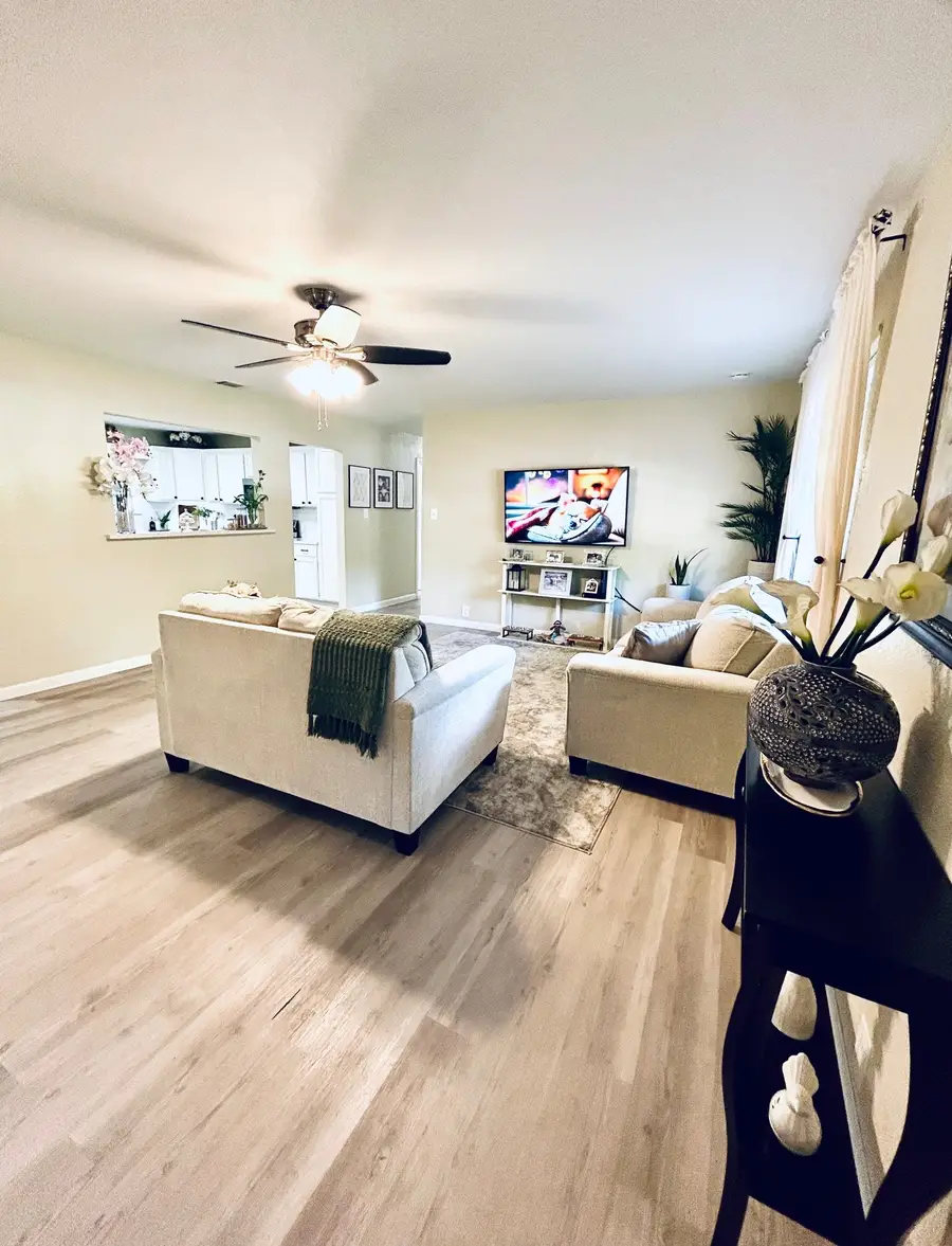 307 E 5th Street, Kaufman, TX 75142 - #3