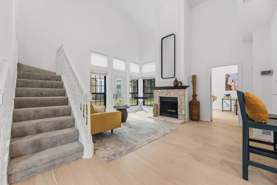 201 Cimarron Trail #3, Irving, TX 75063 - #2