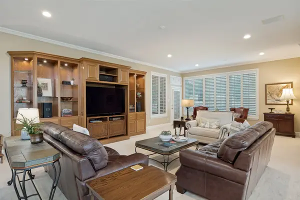 6404 Creekside Drive, Greenville, TX 75402