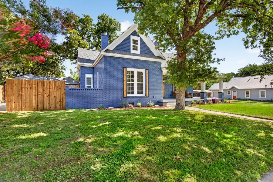 702 W Spring Street, Weatherford, TX 76086 - #3