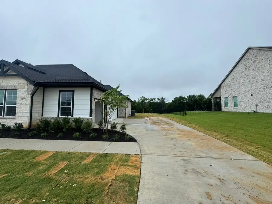 411 Indian Creek Road, Van Alstyne, TX 75495 - #3