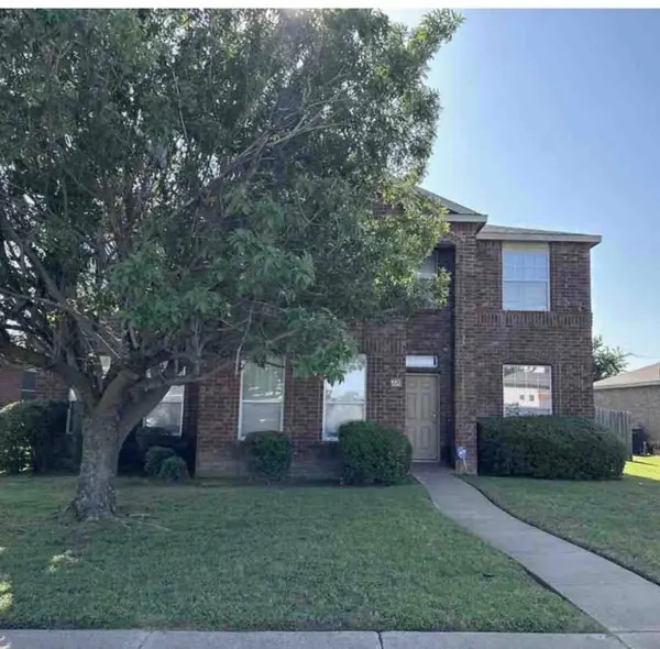 220 Maplecrest Drive, DeSoto, TX 75115