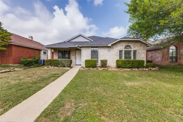 512 Sims Drive, Cedar Hill, TX 75104