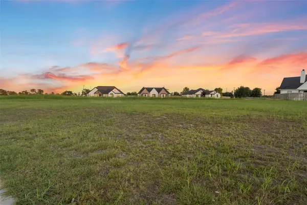 143 Cat Tail Court, Robinson, TX 76706