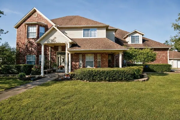 111 Juanita Avenue, Wills Point, TX 75169