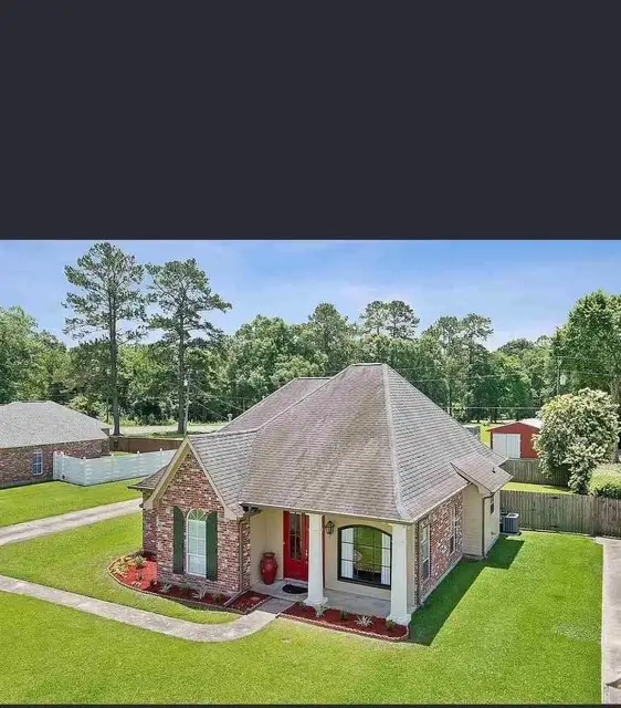 7432 Lake Meadow Drive, Livingston, LA 70706