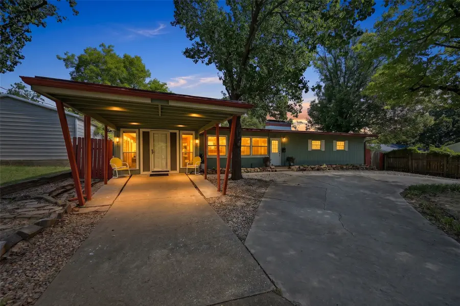 513 W Easy Street, Sherman, TX 75092 - #2