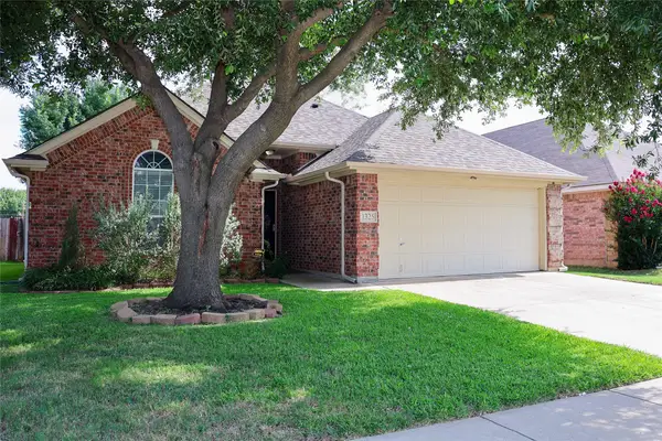 1325 Sierra Blanca Drive, Fort Worth, TX 76028