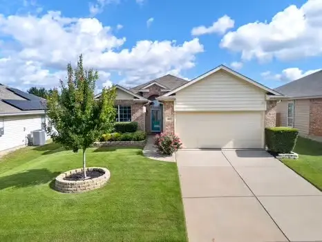817 Rio Bravo Drive, Fort Worth, TX 76052