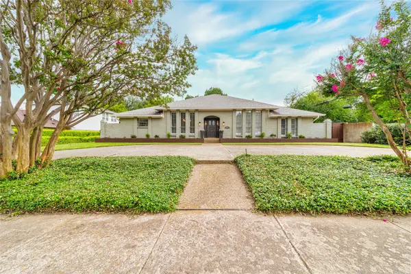 6402 Mccommas Boulevard, Dallas, TX 75214